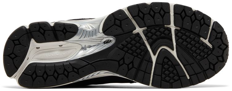 New Balance 1906R Noir Blanc