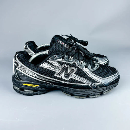 New Balance 740 Noir